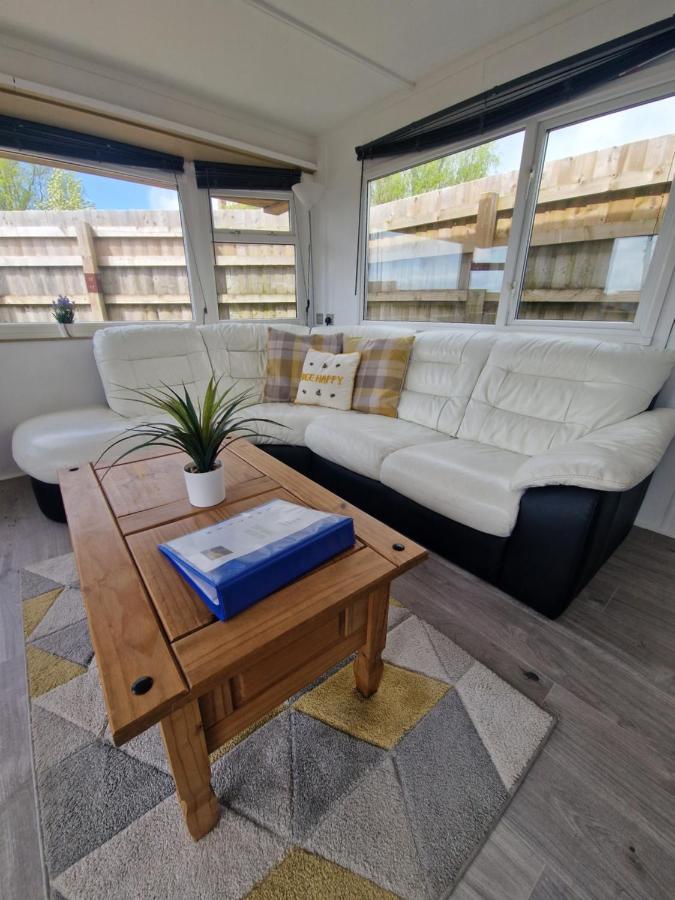 Featheredge Corner Lodge ويلْزْ المظهر الخارجي الصورة