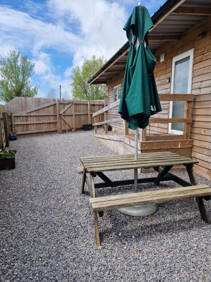 Featheredge Corner Lodge ويلْزْ المظهر الخارجي الصورة
