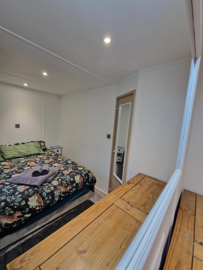 Featheredge Corner Lodge ويلْزْ المظهر الخارجي الصورة