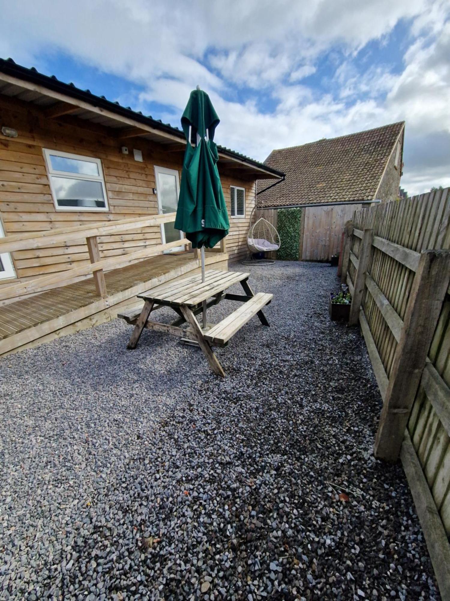 Featheredge Corner Lodge ويلْزْ المظهر الخارجي الصورة