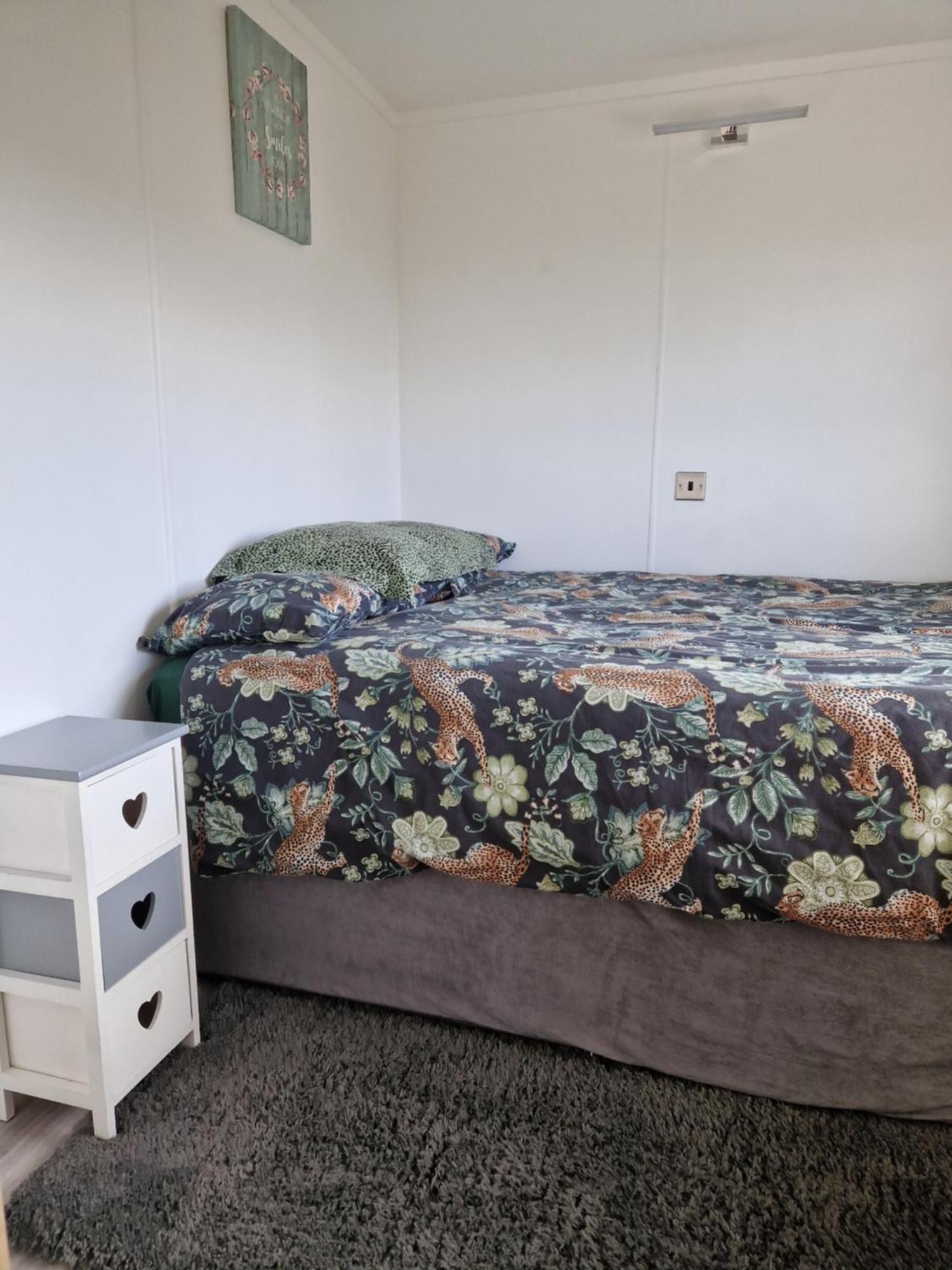 Featheredge Corner Lodge ويلْزْ المظهر الخارجي الصورة