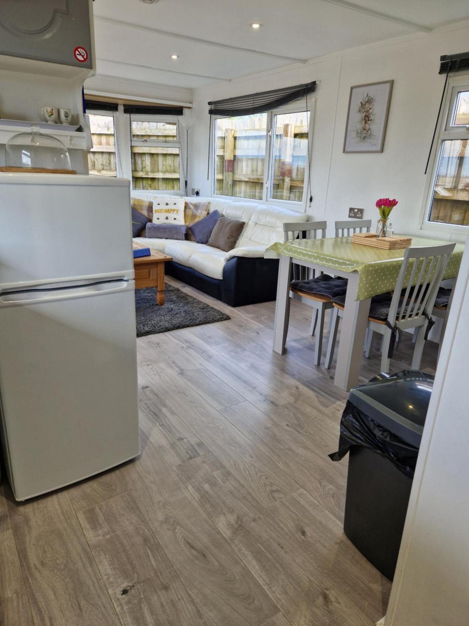 Featheredge Corner Lodge ويلْزْ المظهر الخارجي الصورة