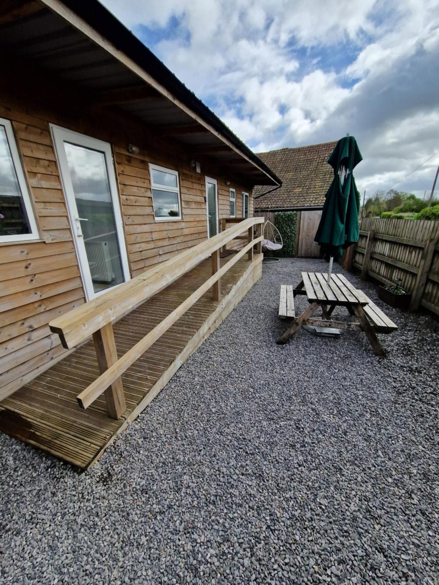 Featheredge Corner Lodge ويلْزْ المظهر الخارجي الصورة